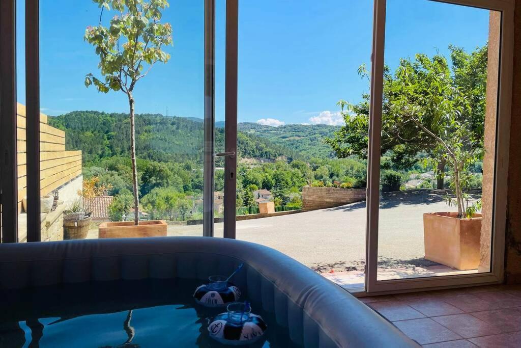 Charmante Maison Avec Jacuzzi Montazels Buitenkant foto